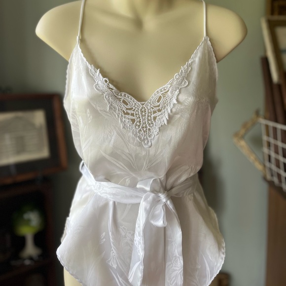 SENSUAL FASHION 80s/90s 1pc LINGERIE NIGHTIE WITH BELT SIZE SMALL - Picture 2 of 15